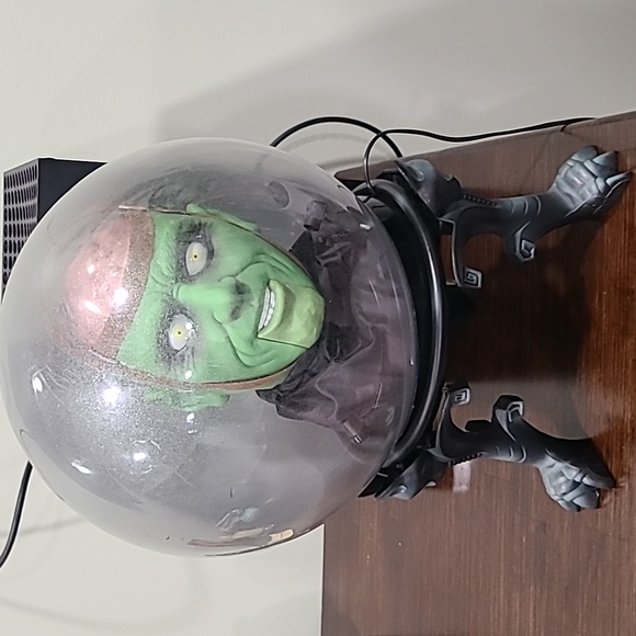 Gemmy Animated 14" Spirit Ball Green Monster Head with Brains - Picture 3 of 5